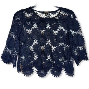 💗 3 for $15 A PEACH Eyelet Floral Crop Top